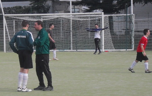 Consignes du coach Romain: Antoine, c'est pas compliqué, tu défends et tu attaques... pas si simple le foot